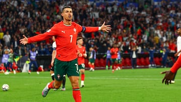 Cristiano Ronaldo festeja el gol con el que Portugal se impuso 2-1 a Alemania en la Liga de Naciones de la UEFA.