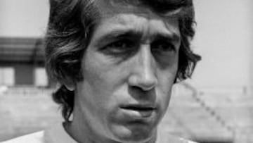 Fotografia de Manuel Velazquez,tomada el 4 de Junio de 1975. Manuel Velázquez, centrocampista del Real Madrid entre 1965 y 1977, falleció este viernes a los 72 años de edad, según informó el club blanco mediante un comunicado oficial en su página web.El ex jugador del Real Madrid fue el cerebro que dirigió el juego de su equipo durante más de una década, en la que logró su mayor éxito tras ganar la sexta Copa de Europa del club después de vencer en la final (2-1) al Partizan de Belgrado.