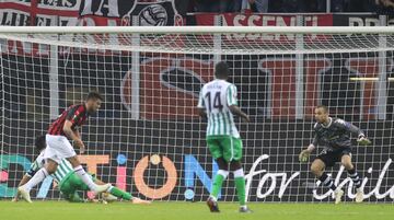 Cutrone mete el gol del Inter de Milán en el minuto 84.