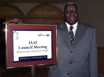 Lamine Diack fue presidente de la IAAF, la Federación Internacional de Atletismo, un deporte que había practicado como saltador de longitud, y miembro del COI. Su gestión quedará siempre empañada por sus vinculaciones con la corrupción. En Francia fue con