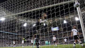 1x1 del Valencia: Jaume empezó el sainete y Parejo lo maquilló