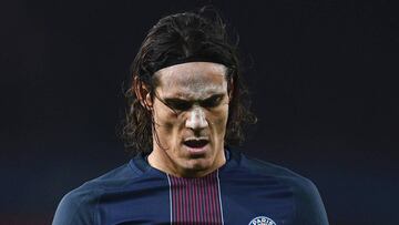 El delantero uruguayo Edinson Cavani reconoció este martes en Londres, después de que el París Saint-Germain arañara un valioso empate con el Arsenal en la quinta jornada de la Liga de Campeones (2-2), que estuvo "cerca" de fichar por el Atlético de Madrid.