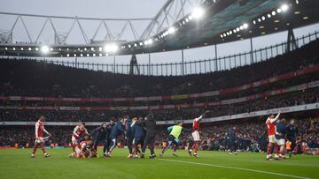 El equipo de Mikel Arteta rescató un agónico triunfo en los instantes finales del encuentro con gol de Reiss Nelson.