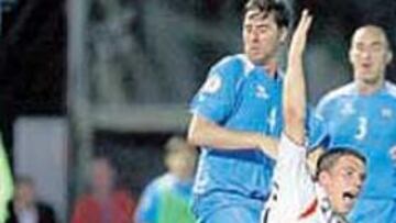 <b>IMPARABLE. </b>Podolski no tuvo piedad de San Marino.