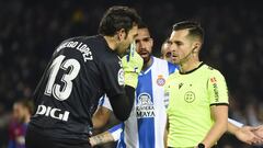 20/11/21  PARTIDO PRIMERA DIVISION  DERBI DERBY 
 BARCELONA - ESPANYOL 
 JUGADA DEL PENALTI DE CABRERA A MEMPHIS DEPAY 
 ARBITRO DEL CERRO GRANDE PROTESTAS DIEGO LOPEZ