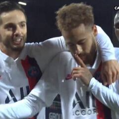 Neymar se repite y vuelve a mandar a callar a la afición