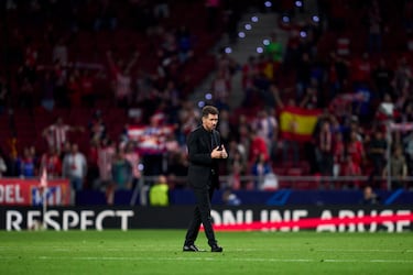 Después de diez años consecutivos como entrenador del Atlético de Madrid, el Cholo Simeone vivió sus peores momentos tras quedar fuera de Europa. En apenas dos semanas, una racha nefasta de resultados, marcada por la mala suerte, ante Leverkusen, Cádiz, Oporto, Espanyol y Mallorca pusieron al argentino en el disparadero y su futuro en el club parece en el aire.