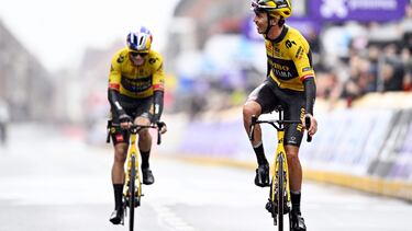 Laporte y Van Aert llegan a meta de la Gante-Wevelgem.