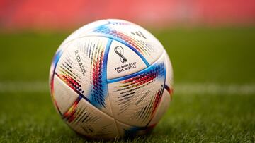 Balón oficial del Mundial de Qatar 2022 durante un entrenamiento de Argentina.