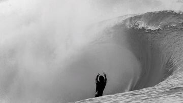 Fragmento de 'Breathe' de Kylian Castells, un poema visual relacionado con el surf, la vida y la muerte.