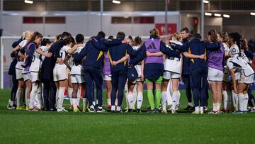 14/02/24 PARTIDO FUTBOL FEMENINO 
LALIGAF LALIGA F DERBY DERBI 
ATLETICO DE MADRID - REAL MADRID 
GRUPO
