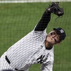 Why have the New York Yankees declined Anthony Rizzo's option?