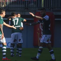 Wanderers golea a Ñublense y retoma el liderato de Primera B