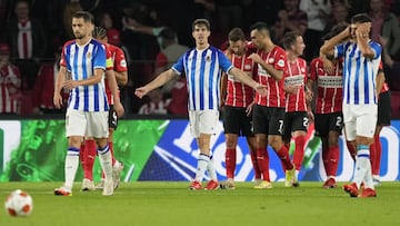 La Real Sociedad ante el PSV en Holanda.