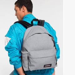 La vuelta al cole sienta de mejor forma con la mochila de Eastpack que ya es la más vendida en Amazon