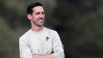 (FILES) This file photo taken on January 31, 2017 shows Offensive Coordinator Kyle Shanahan as he watches a Super Bowl LI practice in Houston, Texas.
Hours after his team lost Super Bowl 51, Atlanta Falcons offensive coordinator Kyle Shanahan was named February 6, 2017 as the new coach of the NFL's San Francisco 49ers. Shanahan, who masterminded the league's most prolific scoring attack this season, watched the Falcons seize a 25-point lead only to watch the New England Patriots make the greatest comeback in Super Bowl history for a 34-28 overtime victory.
/ AFP PHOTO / GETTY IMAGES NORTH AMERICA / Tim Warner
