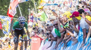 Fabio Aru se exhibe en las rampas de La Planche de Belles Filles.