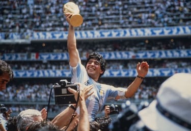 Ronaldinho: “Maradona era ídolo de mi ídolo”