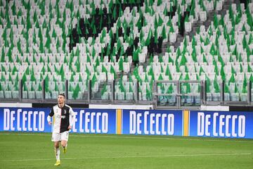 Cristiano Ronaldo durante el encuentro frente al Inter de MIlan con la grada vacía de fondo. 