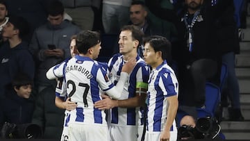 Mikel Oyarzabal celebra un gol con la Real Sociedad