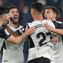 Guedes reina en un derbi loco