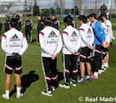 Minuto de silencio en el entrenamiento del Real Madrid