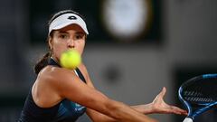 Colombia's Camila Osorio returns to France's Diane Parry during their women's singles match on day four of the Roland-Garros Open tennis tournament at the Court Simonne-Mathieu in Paris on May 25, 2022. (Photo by Christophe ARCHAMBAULT / AFP) (Photo by CHRISTOPHE ARCHAMBAULT/AFP via Getty Images)