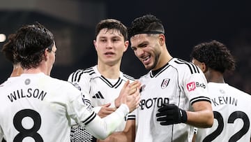 La impresionante ovación de la afición del Fulham a Raúl Jiménez