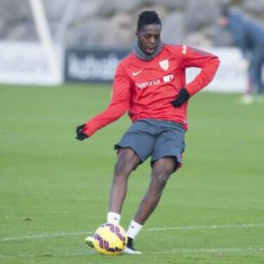 Iñaki Williams pone a prueba a Ochoa en una Copa deseada
