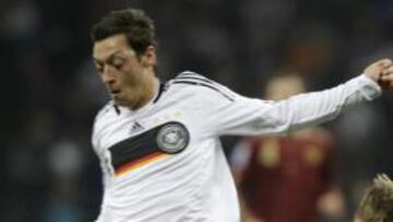 Özil, figura emergente de la selección alemana, sueña con el Barcelona