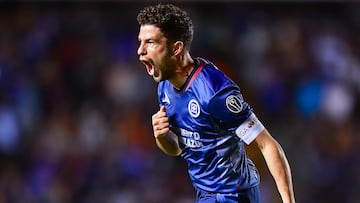 Jose Rivero celebrates his goal 1-1 of Cruz Azul during the 6th round match between Queretaro and Cruz Azul as part of the Torneo Clausura 2024 Liga BBVA MX at La Corregidora Stadium on February 02, 2024 in Santiago de Queretaro, Queretaro, Mexico.