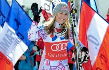 La estadounidense Lindsey Vonn sigue en activo con 31 años. En su palmarés cuenta con dos medallas de olímpicas: un oro en descenso y un bronce en Súper gigante en Vancouver 2010. Dos Campeonatos del Mundo: en descenso y Súper Gigante en 2009, tres platas en descenso y Súper Gigante en 2007, y descenso en 2011, además de un bronce en el Súper Gigante en 2015. Ha ganado cuatro Generales de la Copa del Mundo: Cinco Copas del Mundo en Súper Gigante, siete en descenso y tres en combinada. Así, hace un total de 75 victorias en la Copa del Mundo de esquí alpino.