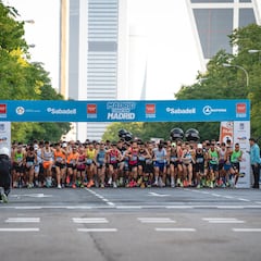 9.000 participantes tiñen de azul la ciudad de Madrid