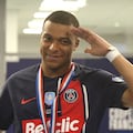 Kylian Mbappé, consigue la Copa de Francia con el PSG tras ganar al Olympique de Lyon.