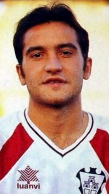 En el Albacete estuvo tan solo la temporada 1992-93. Disputó 39 partidos y marcó 9 goles. 