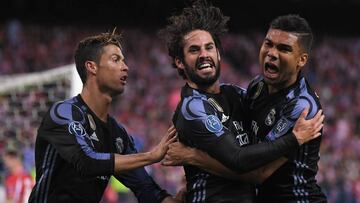 Cristiano, Isco y Casemiro celebran el gol del Madrid.