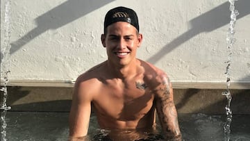 James disfruta de sus vacaciones sin estar pendiente de su futuro.