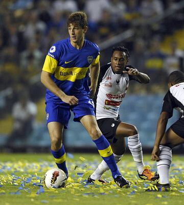 Jugó en Boca Juniors de 2009 a 2012.