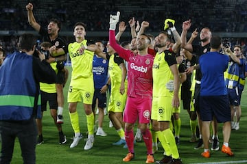 Los jugadores del Girona celebran su ascenso al ganar al Tenerife en el partido de vuelta del playoff de ascenso.