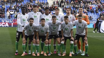 Alineación del Racing contra el Huesca.