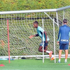 Nico Williams sigue fuera de la dinámica de grupo