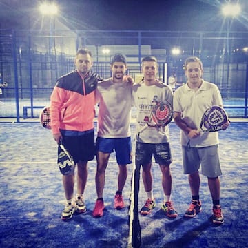 El padel es uno de los otros deportes que más practica el malagueño. Más que un deporte es una afición que comparte con sus amigos. 