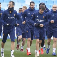 Aguirre y Pombo se disputan un puesto en el ataque