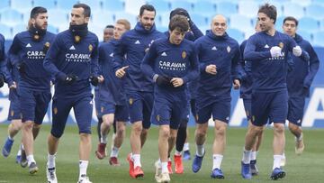 Los jugadores del Zaragoza, durante el entrenamiento.