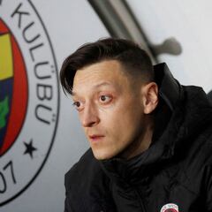 Özil está determinado de quedarse en el Fenerbahce