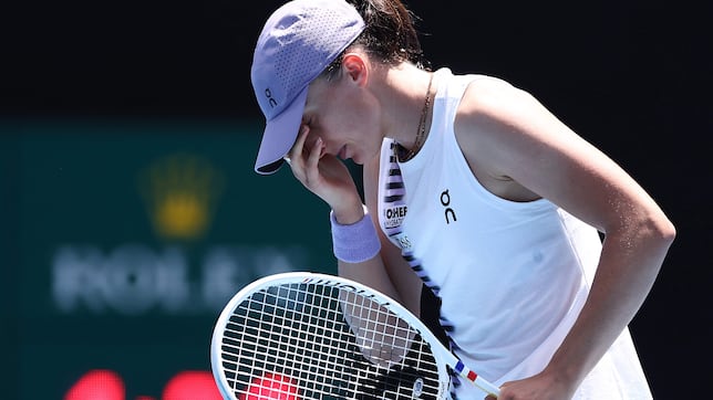 Rybakina deja a Swiatek fuera del único Slam que no ha ganado