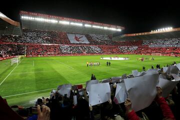 Está situado en la ciudad española de Gijón. Abrió sus puertas en 1908, aunque no se conoce con exactitud la fecha de su construcción. El estadio es propiedad del Ayuntamiento de Gijón y es la casa del Real Sporting de Gijón. 