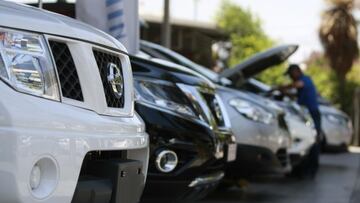 El grabado de patentes pasa a ser obligatorio en Chile y este es el plazo final: ¿qué vehículos deben tenerlo a partir de esta semana?