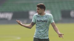 Bartra, en un entrenamiento. 