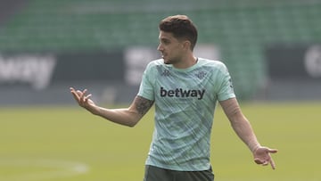 Bartra, en un entrenamiento. 